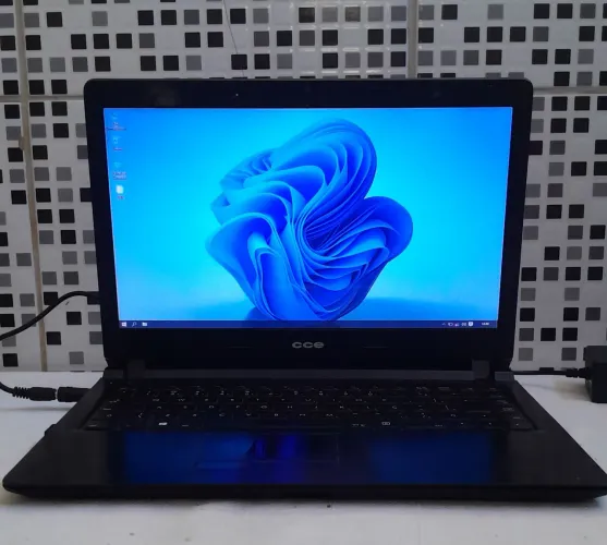 Notebook i3, 8 ram hd 320