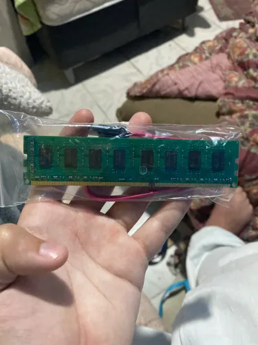memória ram kingstom DDR3 8gb 1600MHz.