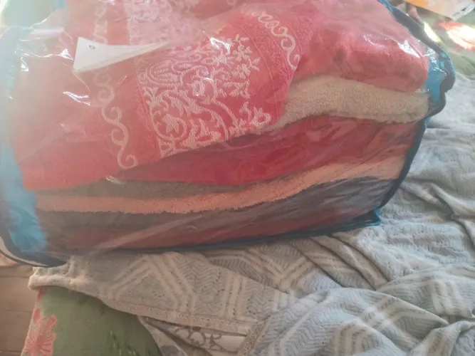 Vendo toalhas de várias cores 