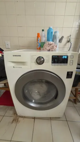 Máquina de lava e seca