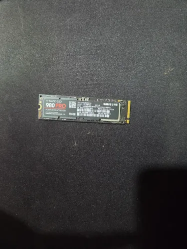 SSD Sansung 980 pro, NVMe M.2, 500 Gb<br>Até 3.500<br><br>Até 7.000<br><br>Leitura<br><br>MB/s<br><br>MB/s