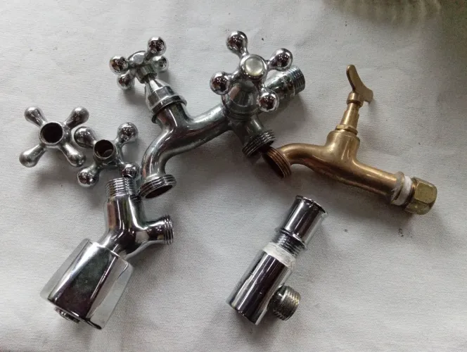 Torneiras / tudo por $50.00