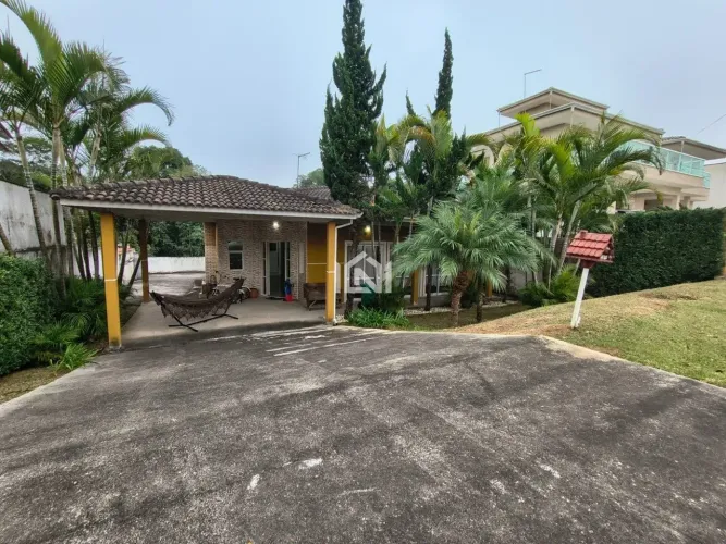 Casa à venda no condomínio Santa Adelia (Porteira Fechada)