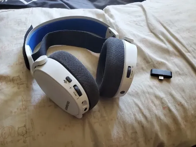 Fones de ouvido SteelSeries Arctis 7P+ (sem fio, PC, PS5 e Switch)