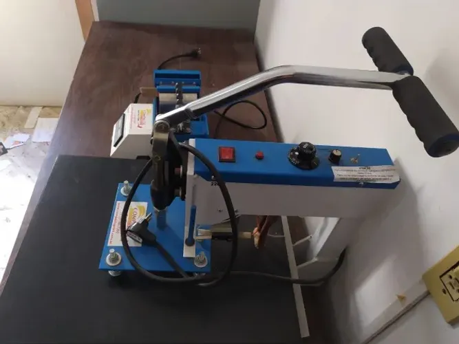 Máquina de plotar camisas