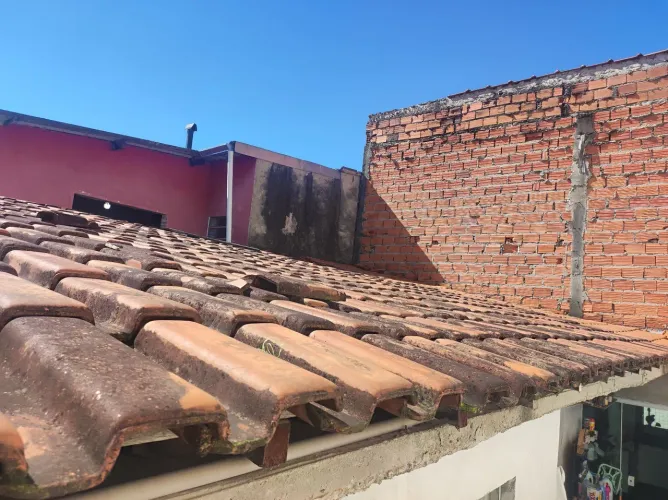  Doação 800 telhas romanas usadas.