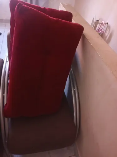 2 poltronas e 2 almofadas para sofá