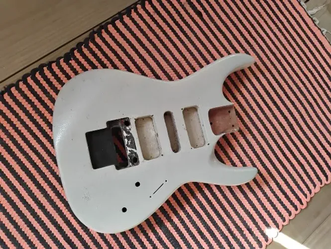 Guitarra Corpo Giannini Floyd Rose p/ Projeto ou Restauração