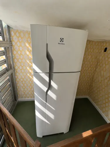 Geladeira / Motor Electrolux DF26 