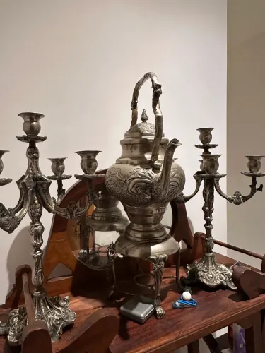 Conjunto Antigo - Samovar + Par de Candelabros Ornamentados