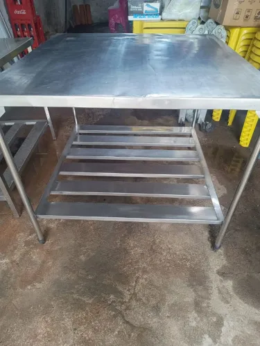 Mesa aço inox quadrada