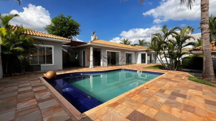 Casa para alugar no Villagio do Engenho 4 dormitórios (2 suítes), 450m², 4 vagas Cambé