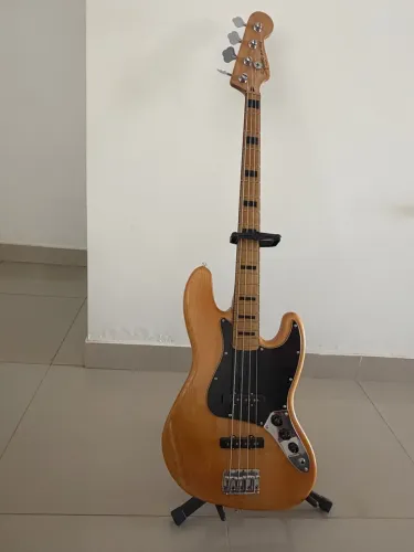 Vendo Jazz Bass Squier Vintage Modified 70s