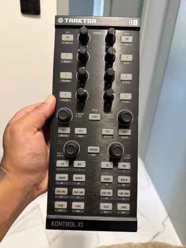 Traktor Kontrol x1