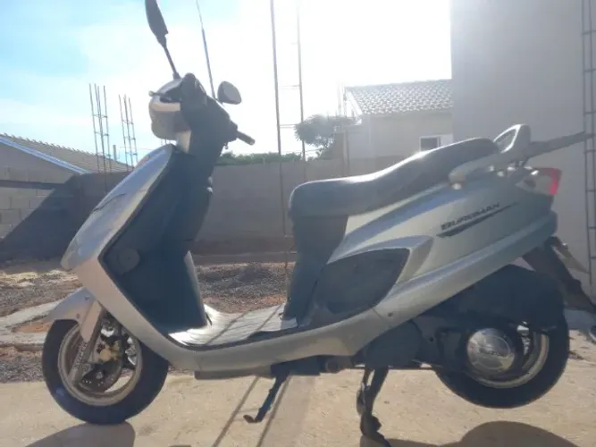 Vendo Suzuki Burgaman 125AN - ano e modelo 2008