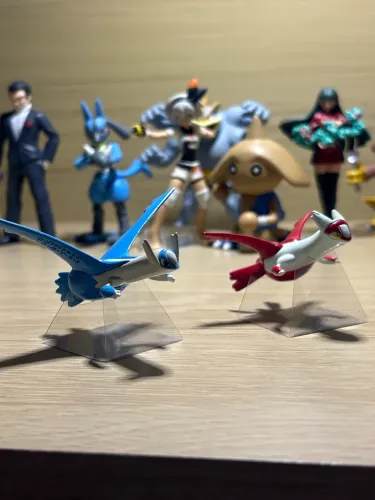 Latios + Latias - Figuras Pokémon Nintendo TOMY CGTSJ