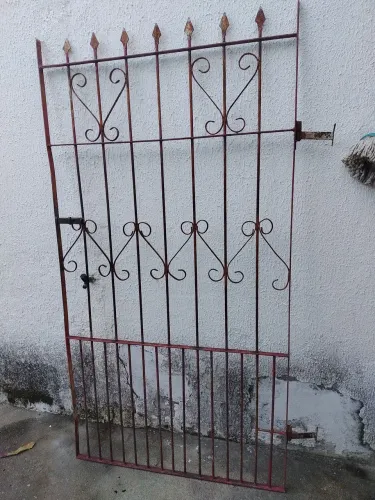 Portão social de ferro