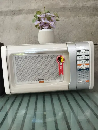 Microondas Média, com grill 30 lts, estado muito bom