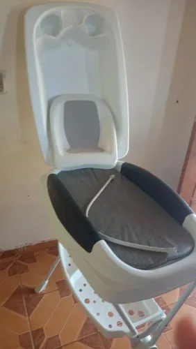 banheira de bebê com suporte e trocador galzerano