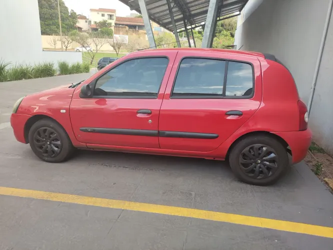 Renault Clio Hi-flex 1.0 16V 5P 2011