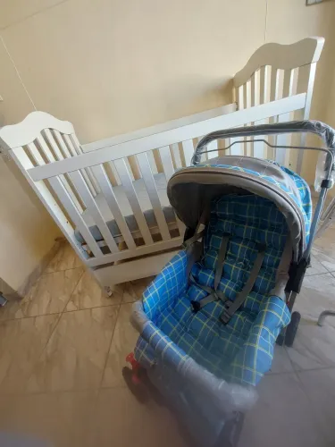Itens para bebê,  tenho berço, carrinho e andaja em ótimo estado de conservação,