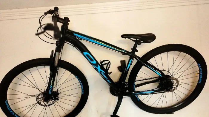BICICLETA "OX" HARD GLiDE - PRETO FOSCO + AZUL/ARO 29 - QUADRO 17 - COM NF (NOTA FISCAL) 