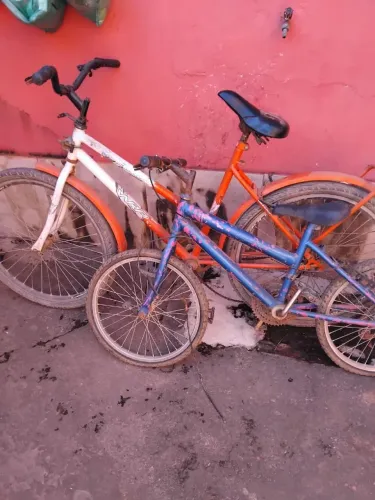 Duas bicicletas