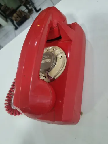 Antigo telefone de parede
