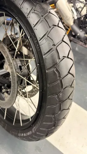 Par pneus moto Michelin  Anakee Adventure 170/60/17 e 120/70/19