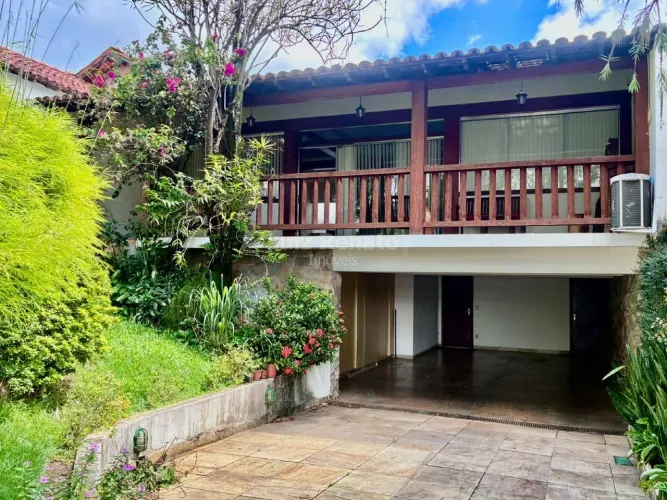 Casa para locação com 4 quartos e 5 vagas