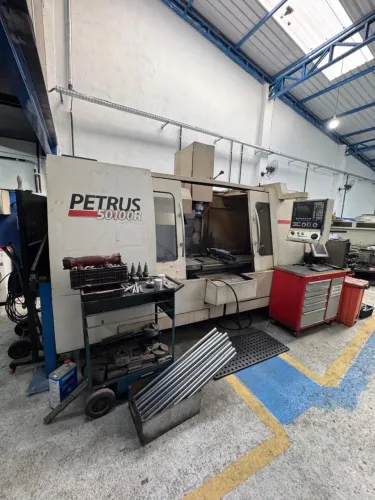 Centro de usinagem Petrus 50100R