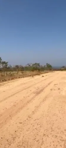 Terreno plano de 1.000n2 . Plano acesso pela BR040.