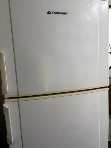 Vendo geladeira 490l