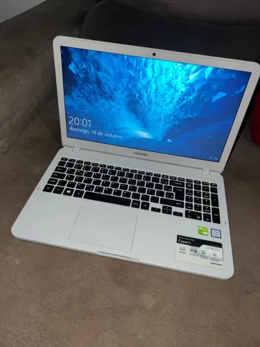 Notebook Samsung Expert i5 8° Geração - 8GB RAM- HD 1TB