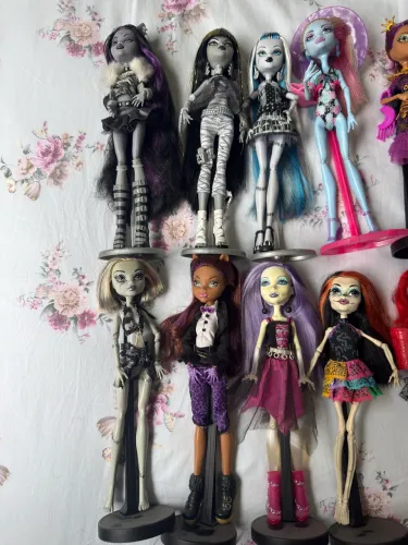 Bonecas monster High