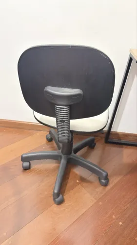 Cadeira de escritório branca