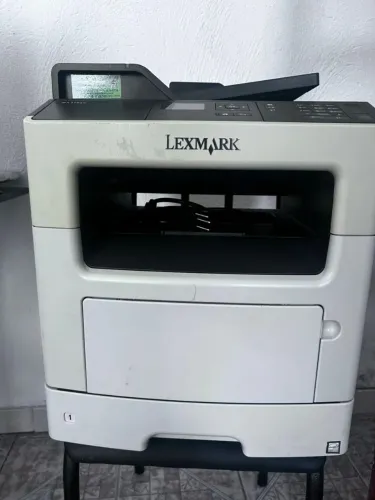 Lexmark MX310dn uma multifuncional a laser monocromática (preto e branco)