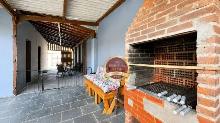 Casa Ampla à Venda em Mongaguá, Vila São Paulo | Divisa com Praia Grande, 450 m² de Terren