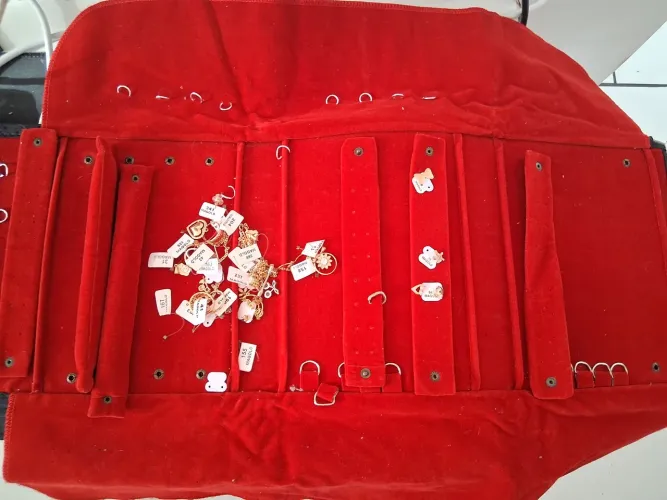 2 Lotes de semijóias para revenda