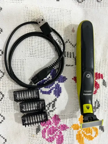 Vendo um barbeador One Blade