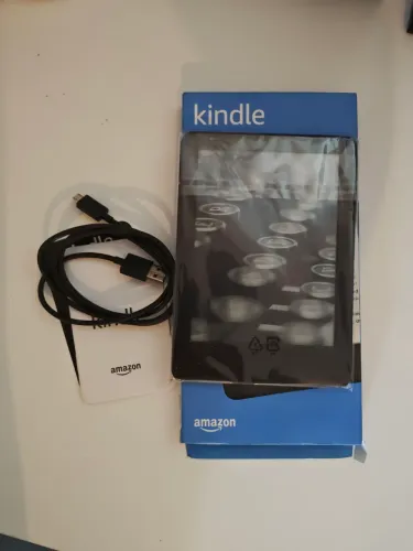 Kindle Amazon de 6ª Geração, 8 GB com a tela de 6 polegadas e 167 PPI