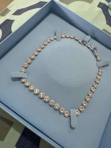 colar importado swarovski (trouxe do Reino Unido)