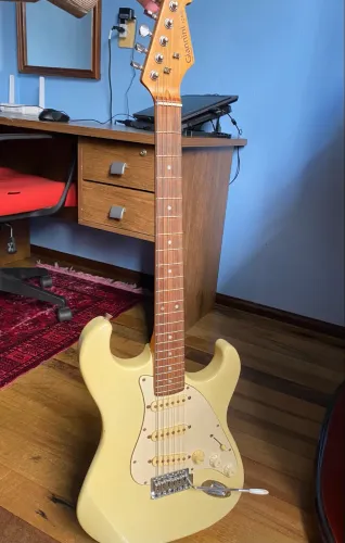 Guitarra Gianinni Stratocaster Vintage Creme - Excelente Estado