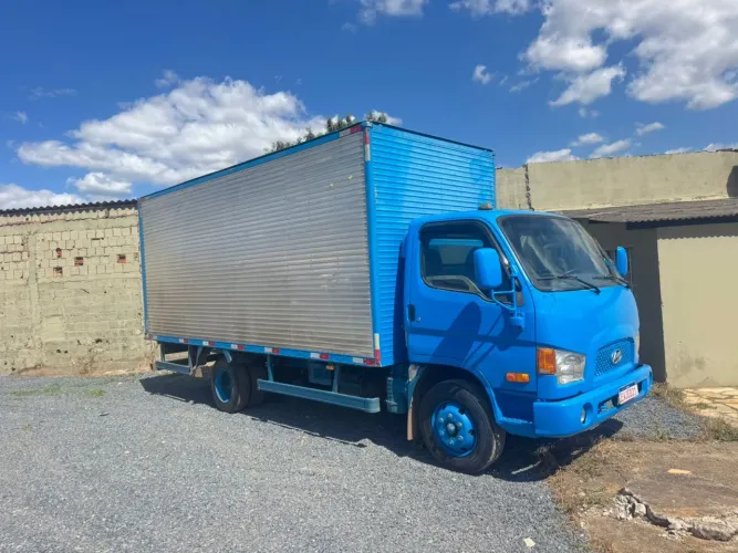 Vendo ou troco Caminhão 3/4 HD 78 2012