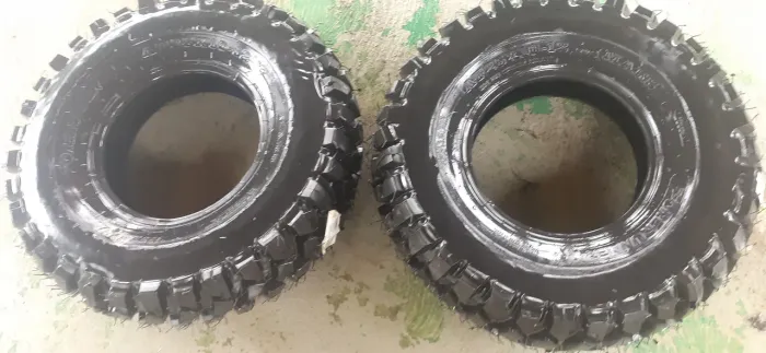 Vendo par  pneu quadriciclo 25 10 12 recapado pela Viola sem uso