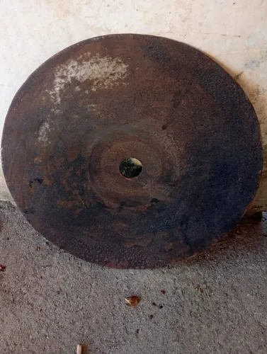 Vendo dois discos de Arado o pequeno 150 o maior 200