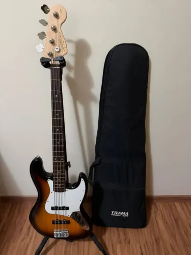 Contrabaixo Squier J Bass - Kit com Cabo, Bag