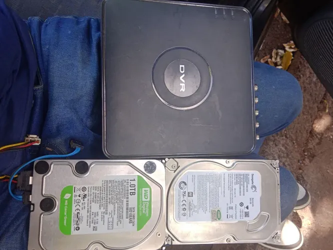 Vende-se DVR de 8 canais + HD de 1 terá 