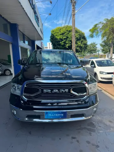 Ram Classic Laramie 5.7 V8 16V Gasolina 4X4 Aut. 2023