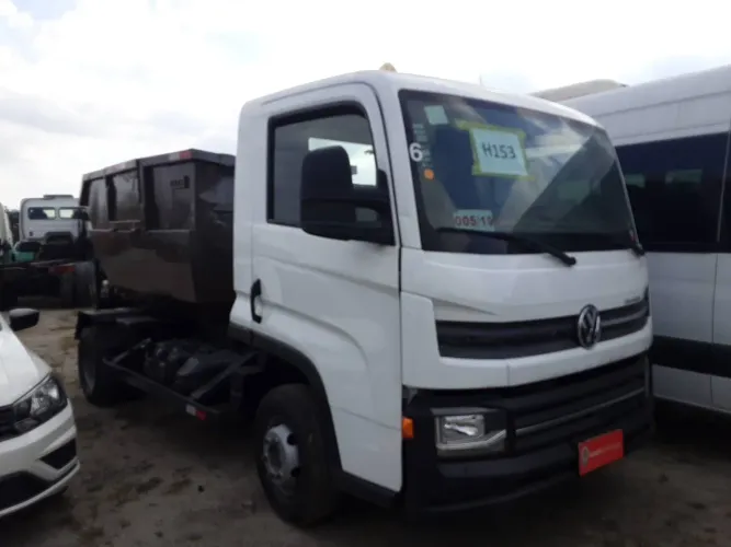 Volkswagen 6.160 4x2 2018/2019 Vamos Seminovos Pinheirinho Caminhões